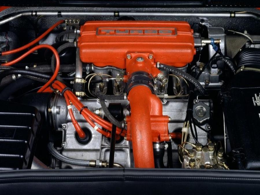  Ferrari 208 GTB Turbo 1982 года  (фото 3 из 12)